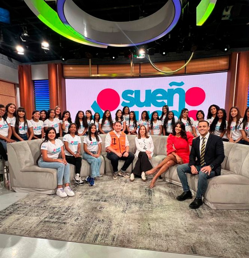 https://com-missvenezuela-w4a.s3.us-west-2.amazonaws.com/public/media/news/01JEBTXAS2JG9ZETG38RWZ0TZ4.jpg