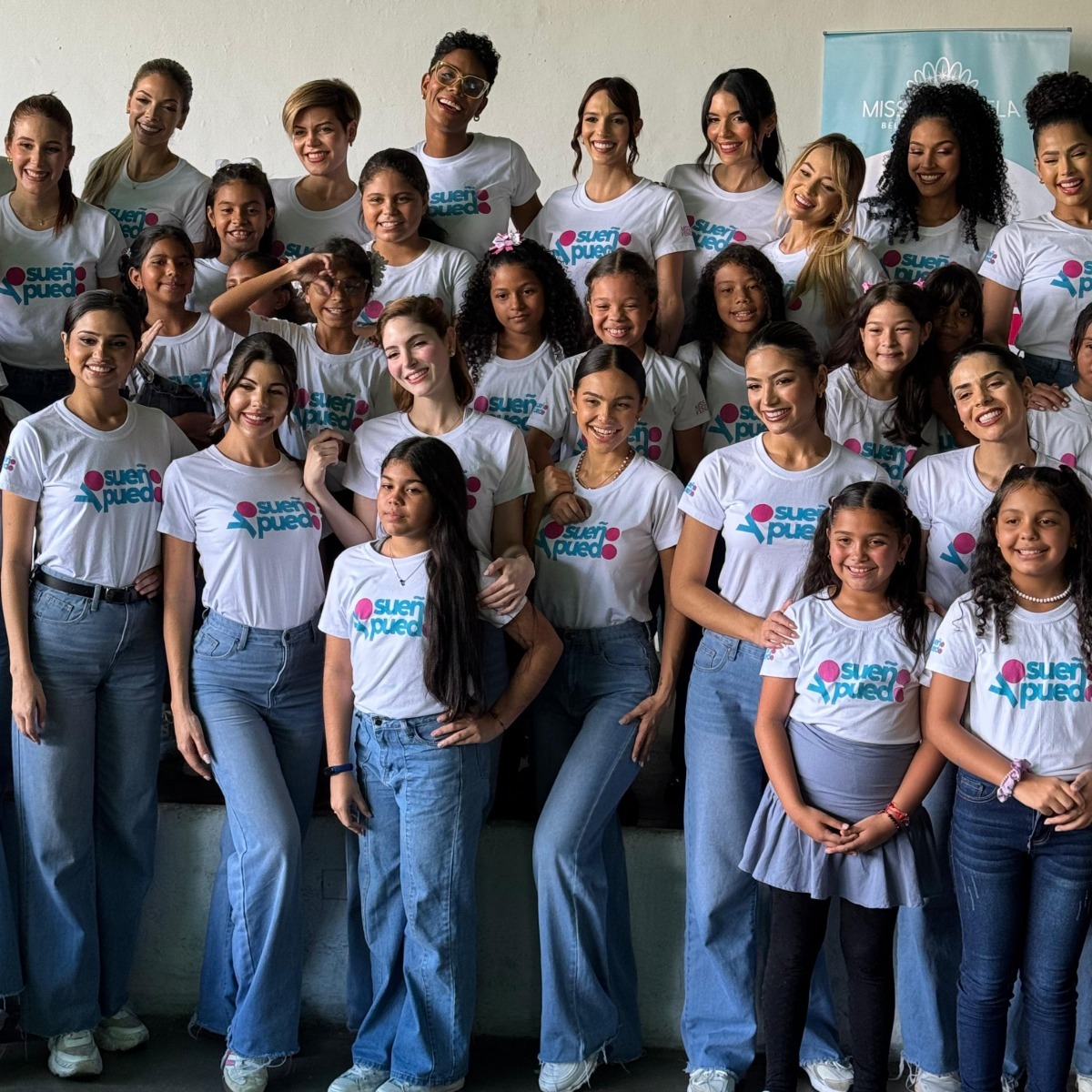https://com-missvenezuela-w4a.s3.us-west-2.amazonaws.com/public/media/news/01JKY2KFTAWACDWY7ZVD0EY7WK.jpg