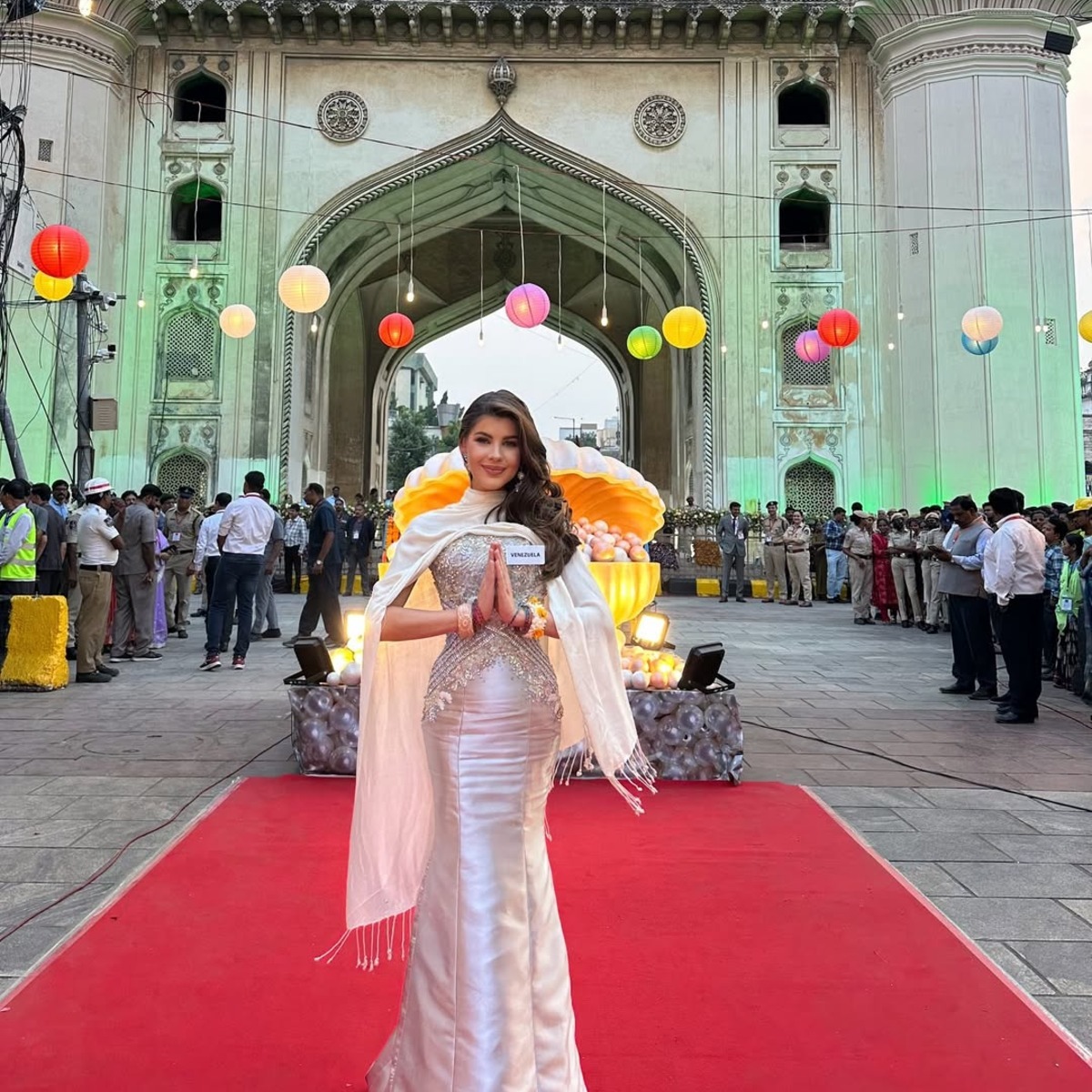 https://com-missvenezuela-w4a.s3.us-west-2.amazonaws.com/public/media/news/01JV7VWSPC90Z8E5CTXTP1S5HS.jpg