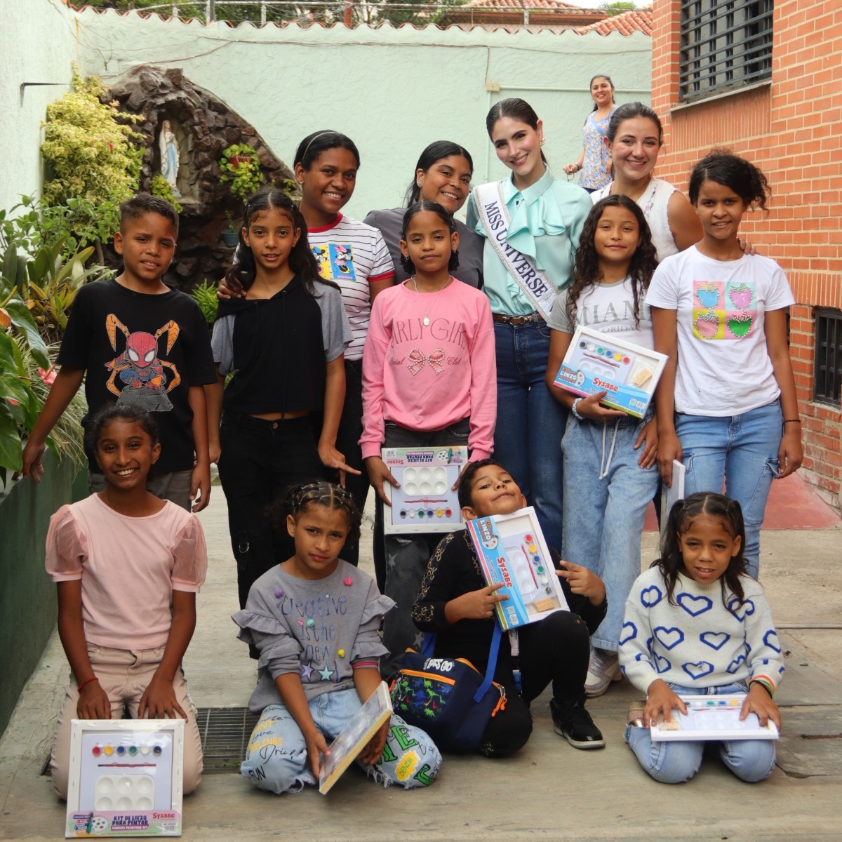 https://com-missvenezuela-w4a.s3.us-west-2.amazonaws.com/public/media/news/01JXATF3Z7CK1XXRYZDFRZT3G6.jpg